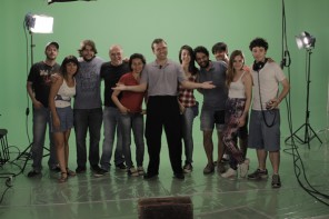 Parte da equipe técnica de Kalanga com o ator Eduardo Mendonça no 1º dia de gravações.